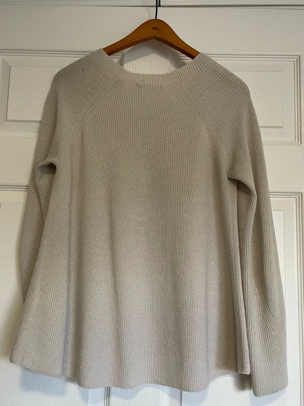 Vince 100% Cashmere Directional Ribbed Crew Neck Sweater in Heather Cloud Small